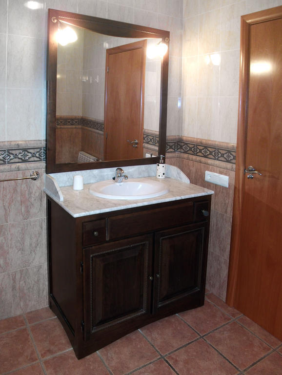 Apartamentos Casa Ferras Валдеробрес Стая снимка